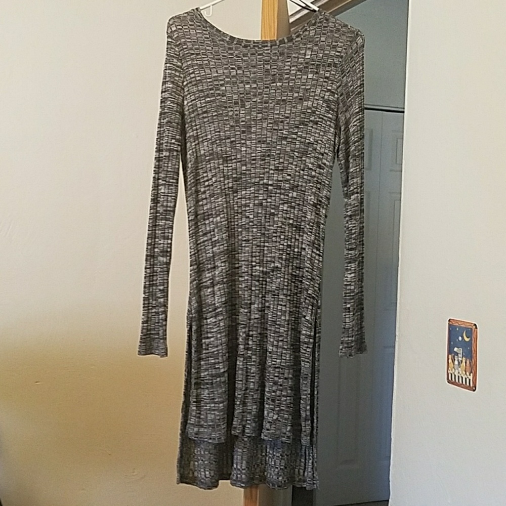 Attention high-low long sleeve grey sweater